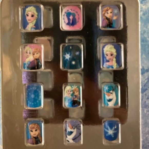 Girl’s New Press On Nails Disney Frozen Xmas Christmas Cartoon Cute - Picture 2 of 3